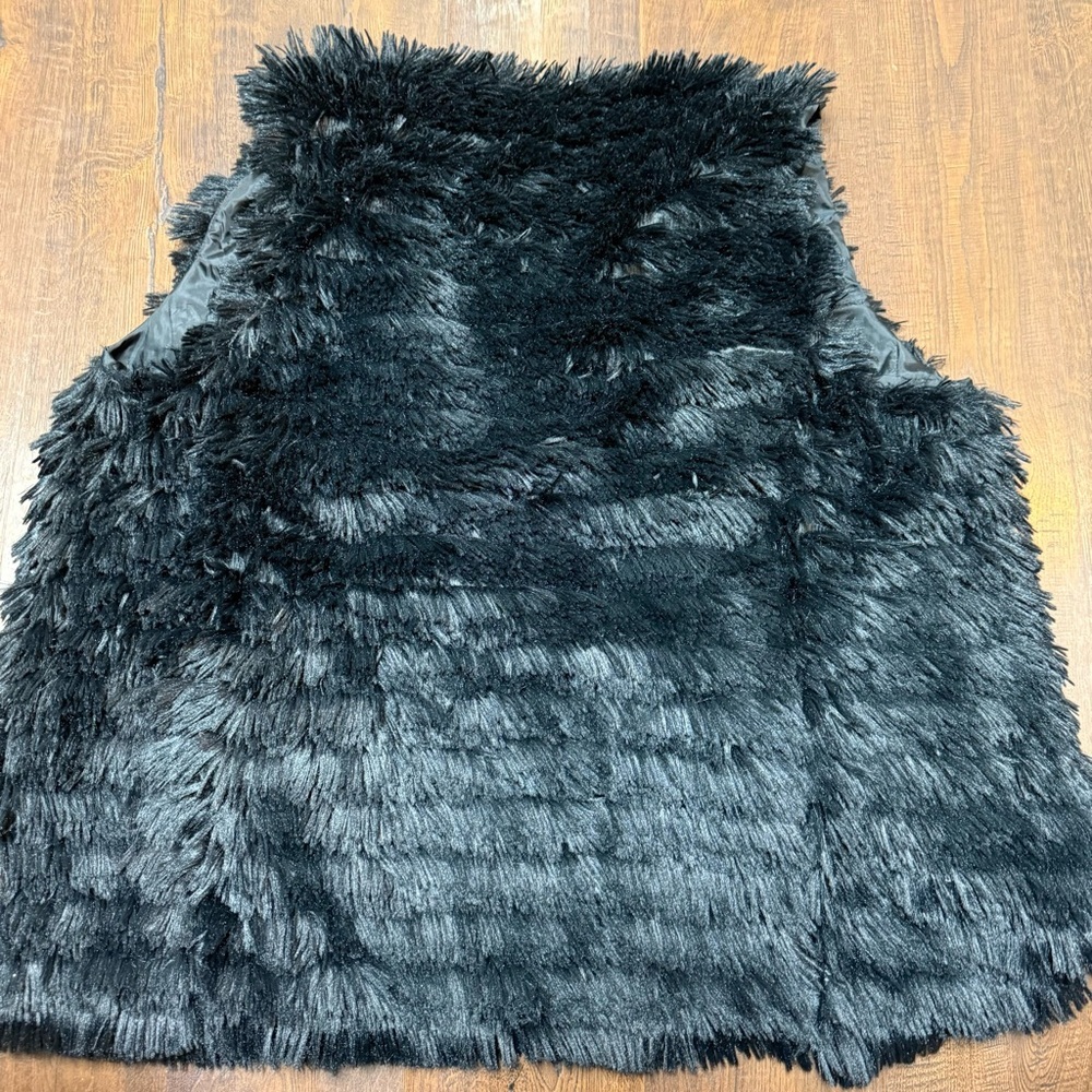 New Directions Black Faux Fur Vest – Soft Textured Layering Piece XL - women’s - Picture 3 of 6
